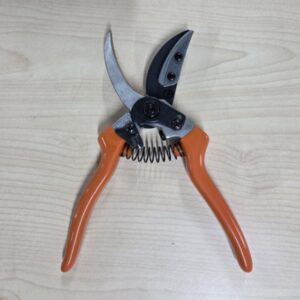 Rozenpresenteerschaar K-0750