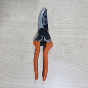 Rozenpresenteerschaar K-0750